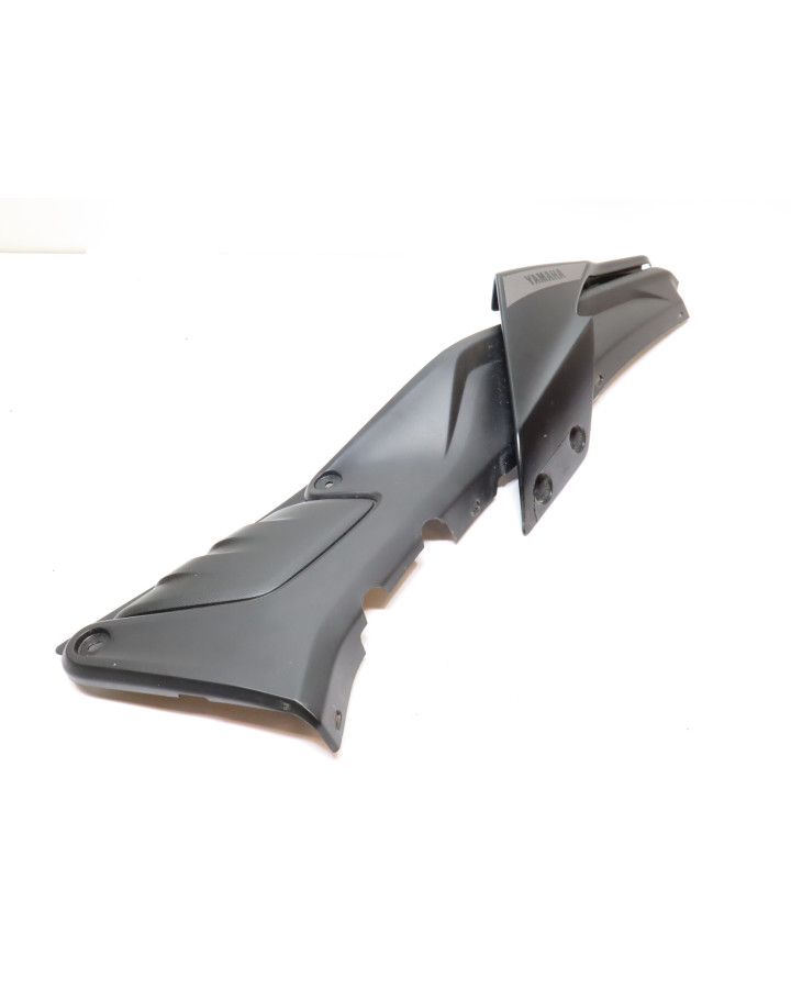 Yamaha MT-125, bakre sidokåpa vänster