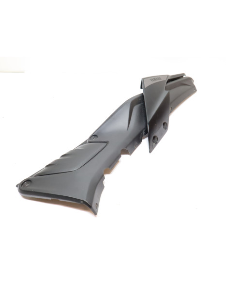 Yamaha MT-125, bakre sidokåpa vänster