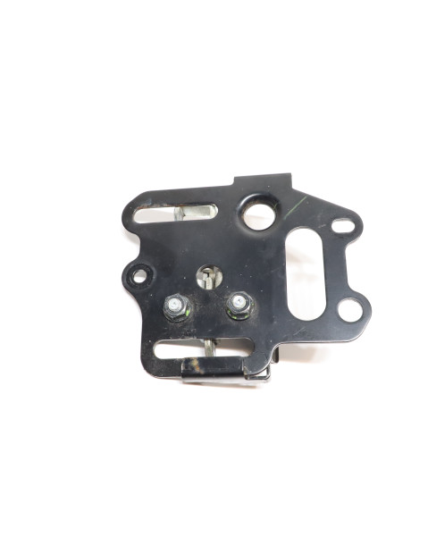 Yamaha MT-125, sadelfäste 2