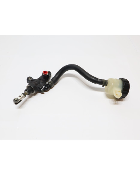 Yamaha YZF-R1, bromscylinder bak