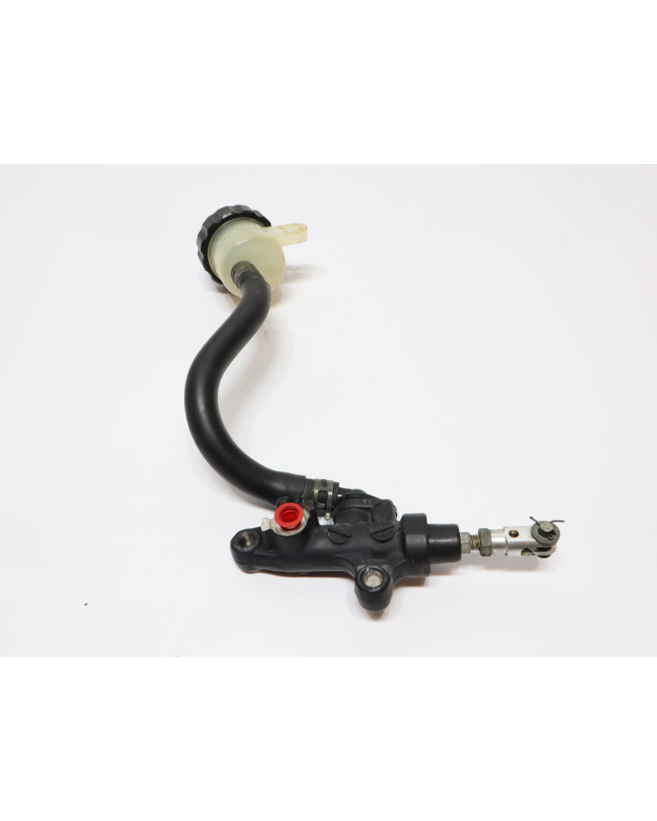 Yamaha YZF-R1, bromscylinder bak