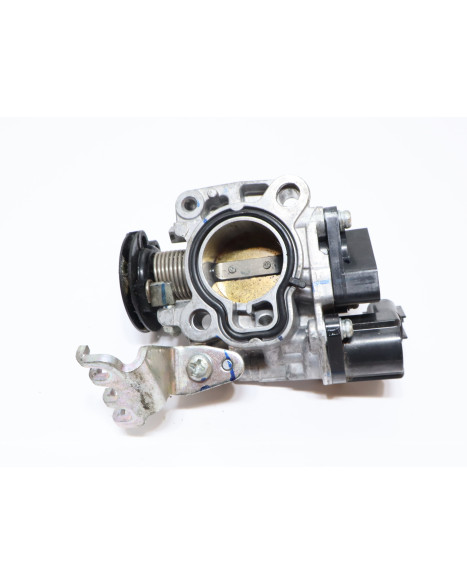 Yamaha MT-125, gasspjäll/insprut