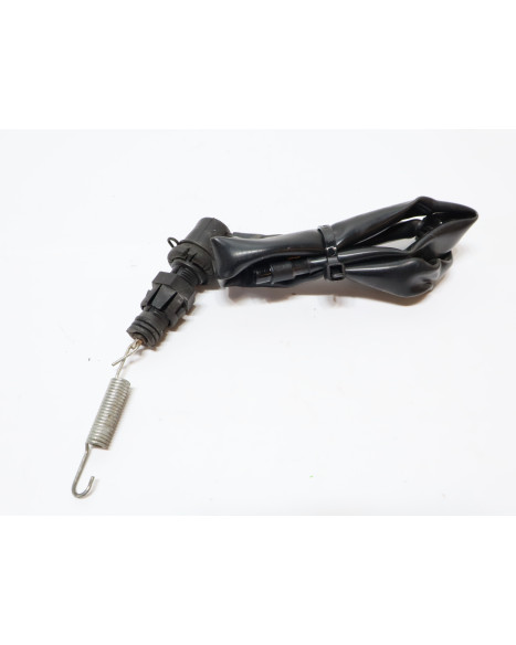 Yamaha MT-125, bromsljuskontakt bak