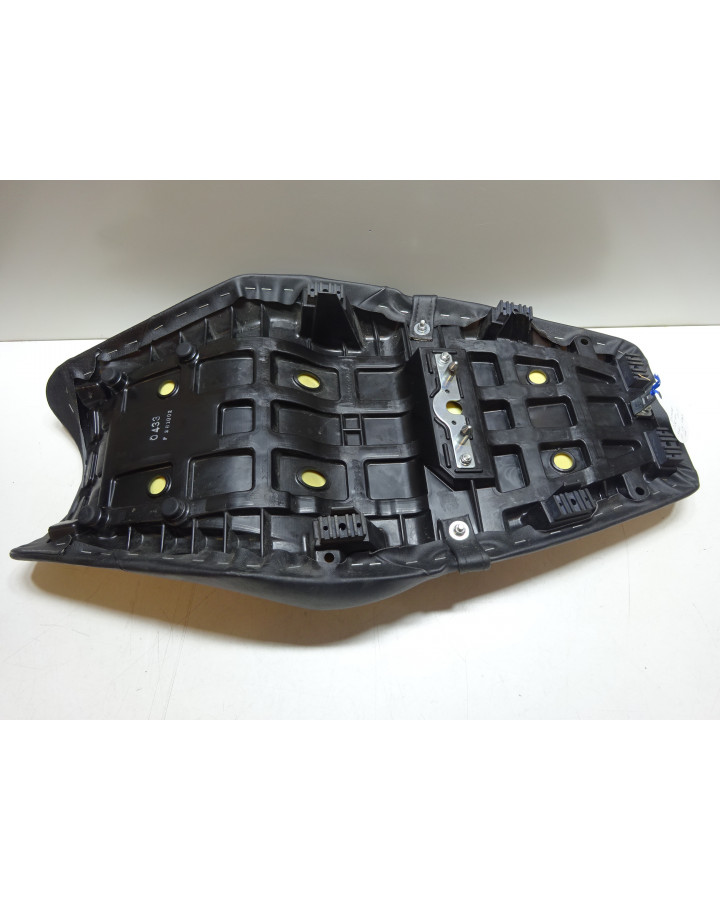 Kawasaki ZZR1400, sadel