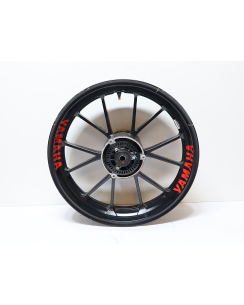 Yamaha MT-125, bakfälg 2