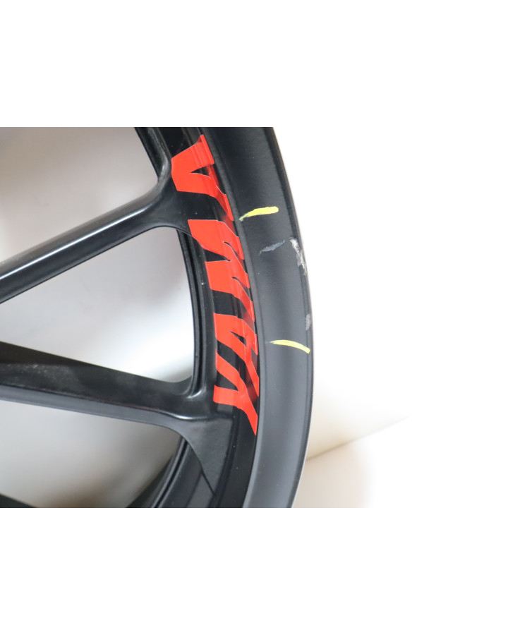 Yamaha MT-125, bakfälg