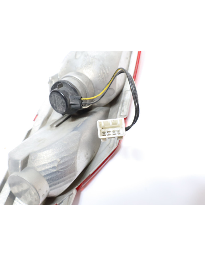 Piaggio MP3 125/300/400/500, baklykta höger