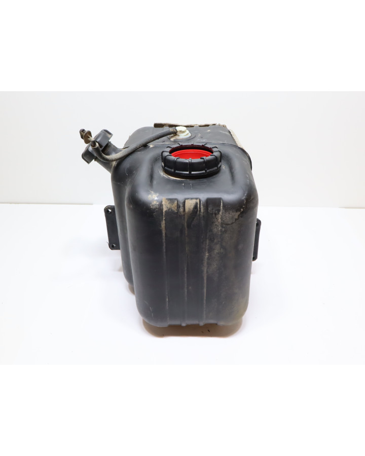 Polaris Ranger XP 570, bränsletank