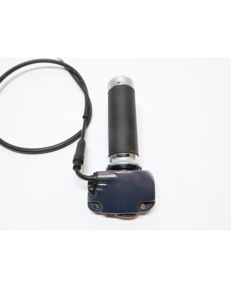 Piaggio Vespa LX 50, gasrulle med vajer