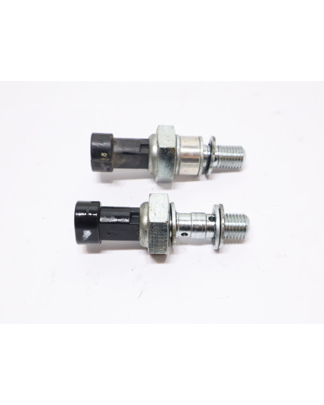 Polaris Ranger XP 570, bromsljuskontakt (par)