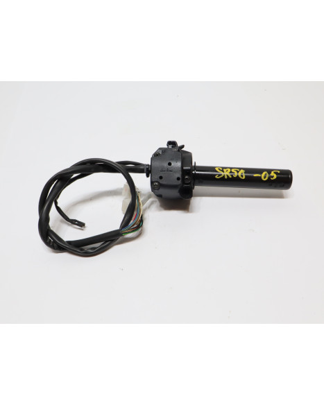 Aprilia SR50, omkopplare med gashandtag höger