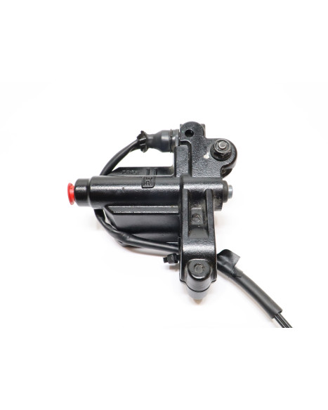 Yamaha Aerox, bromscylinder bak