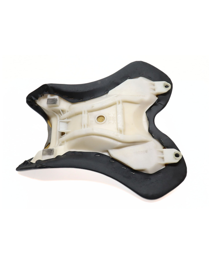 Yamaha YZF-R1, sadel