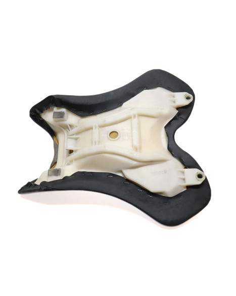 Yamaha YZF-R1, sadel