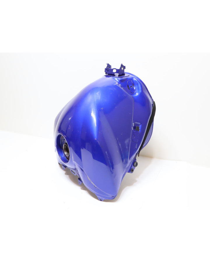 Yamaha YZF-R1, bränsletank