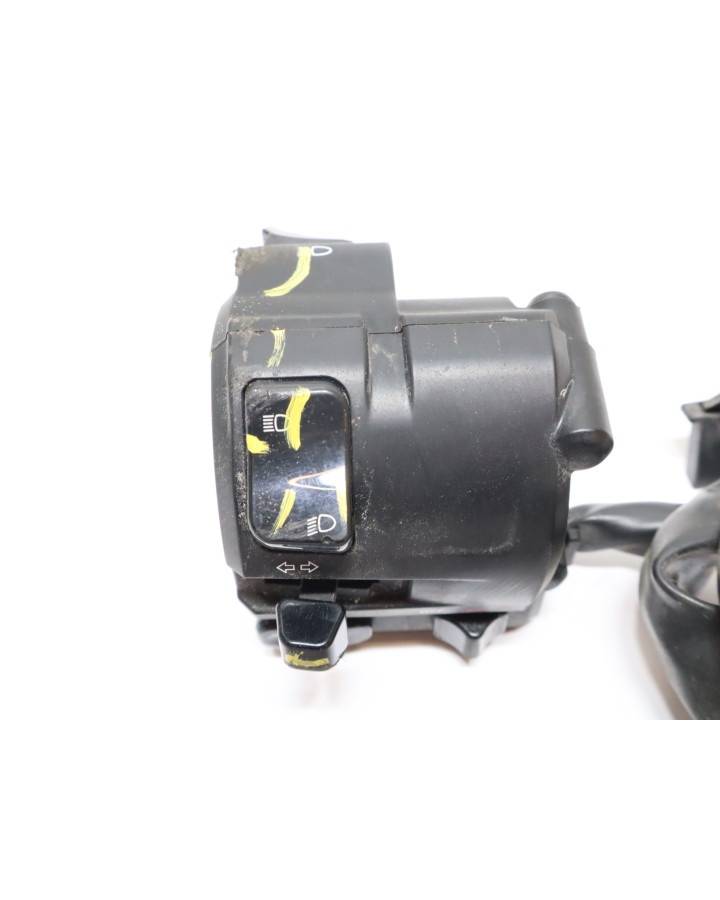 Yamaha Tenere 700, omkopplare vänster