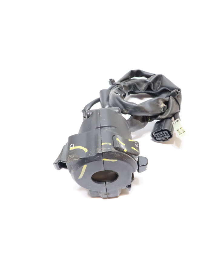 Yamaha Tenere 700, omkopplare vänster