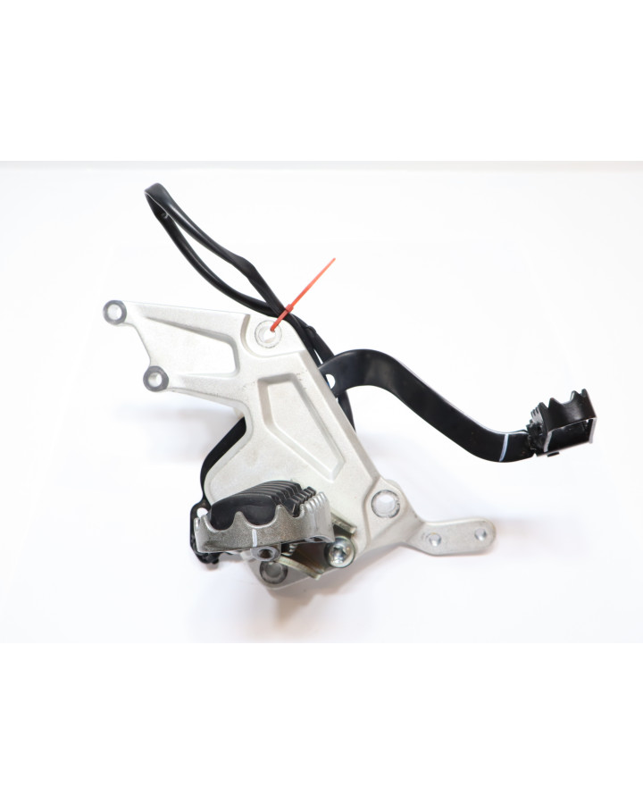 Yamaha Tenere 700, fotpinne höger komplett
