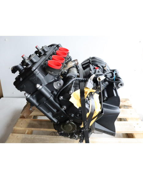 Yamaha YZF-R1, motor