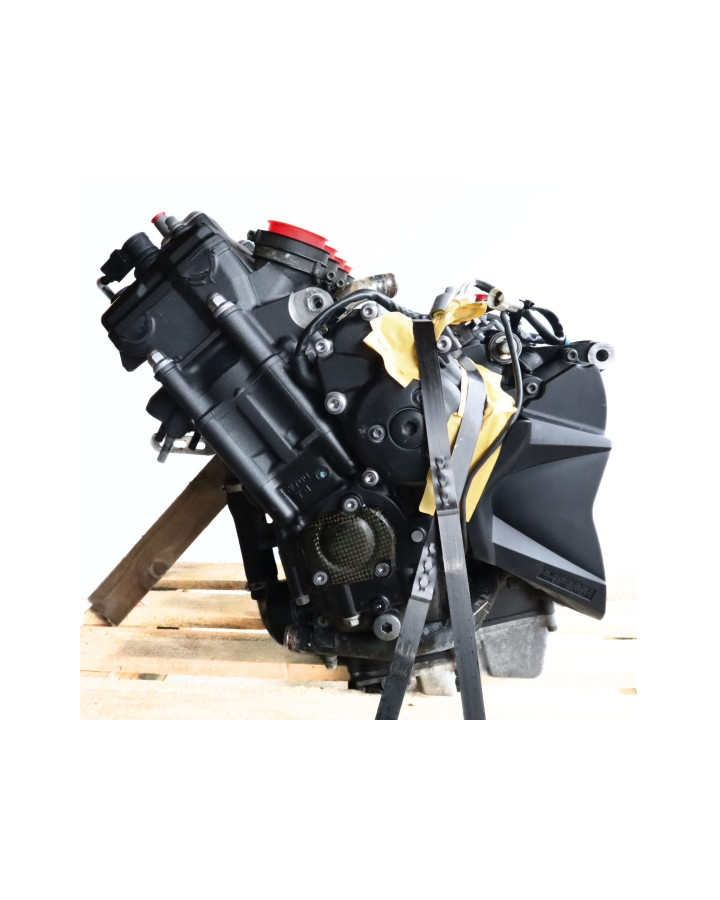 Yamaha YZF-R1, motor