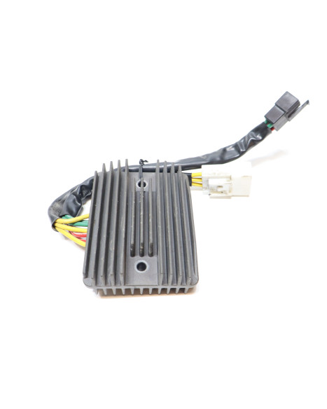 Aprilia Dorsoduro 750, voltregulator