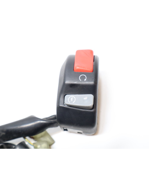 Yamaha YZF-R1, omkopplare höger 2