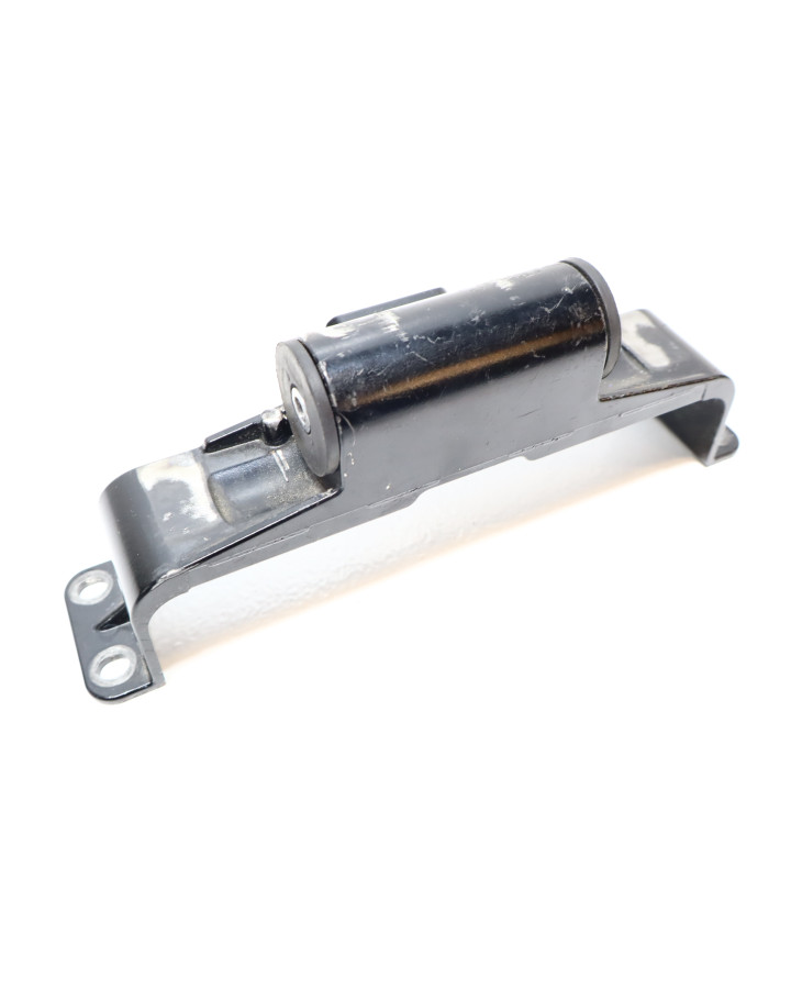 Yamaha YZF-R1, tankfäste