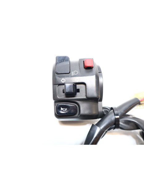 Yamaha YZF-R1, omkopplare vänster