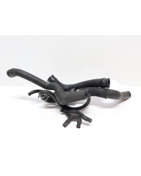 Aprilia Dorsoduro 750, kylarslangar