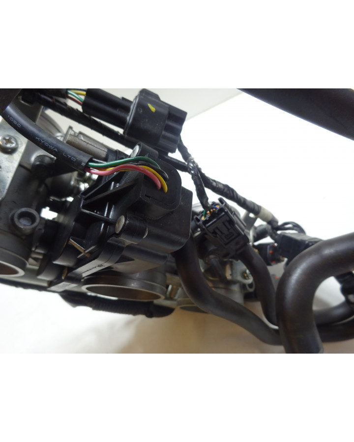 Kawasaki ZZR1400, gasspjäll/insprut