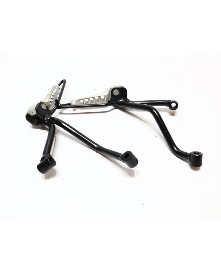 Aprilia Dorsoduro 750, passagerarfotpinne...