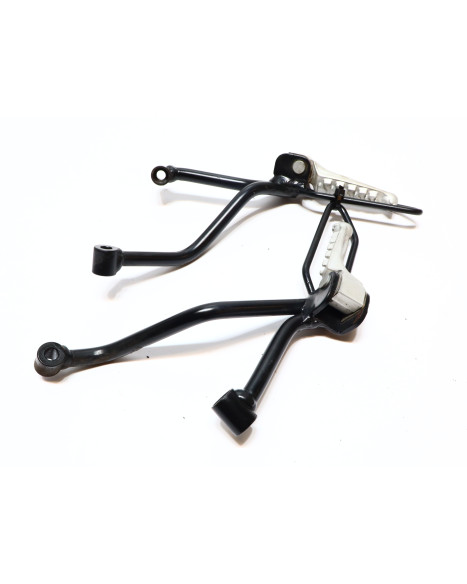 Aprilia Dorsoduro 750, passagerarfotpinne komplett (par)