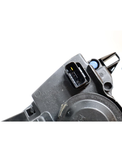 Ligier JS60, framlykta höger