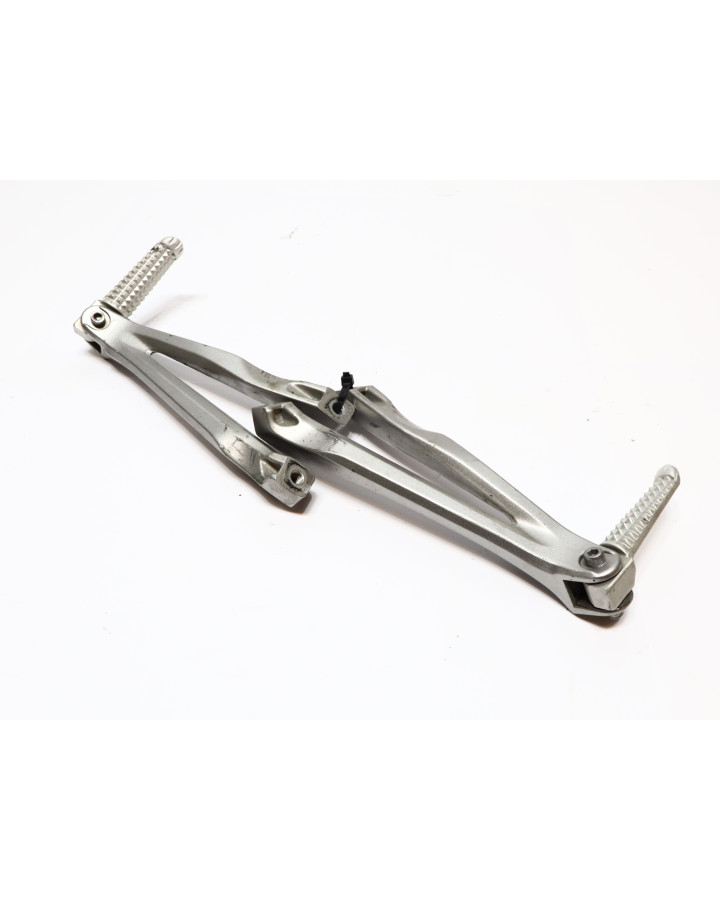 Yamaha YZF-R1, passagerarfotpinne komplett (par)