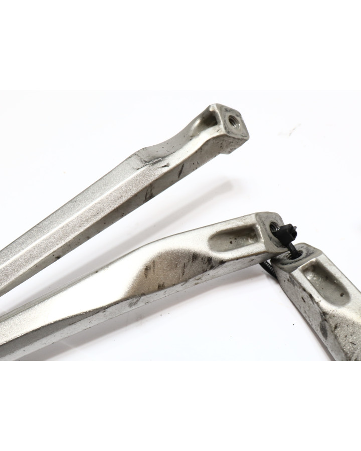 Yamaha YZF-R1, passagerarfotpinne komplett (par)