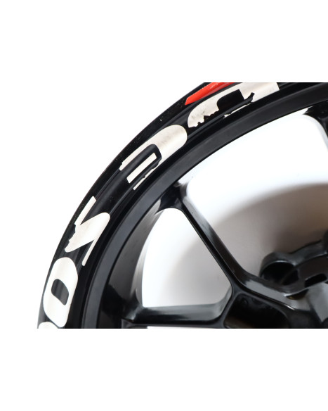 Aprilia Dorsoduro 750, bakfälg