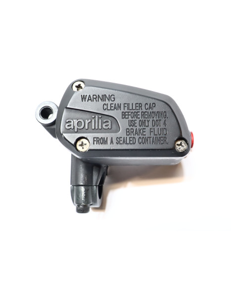 Aprilia Dorsoduro 750, bromscylinder fram