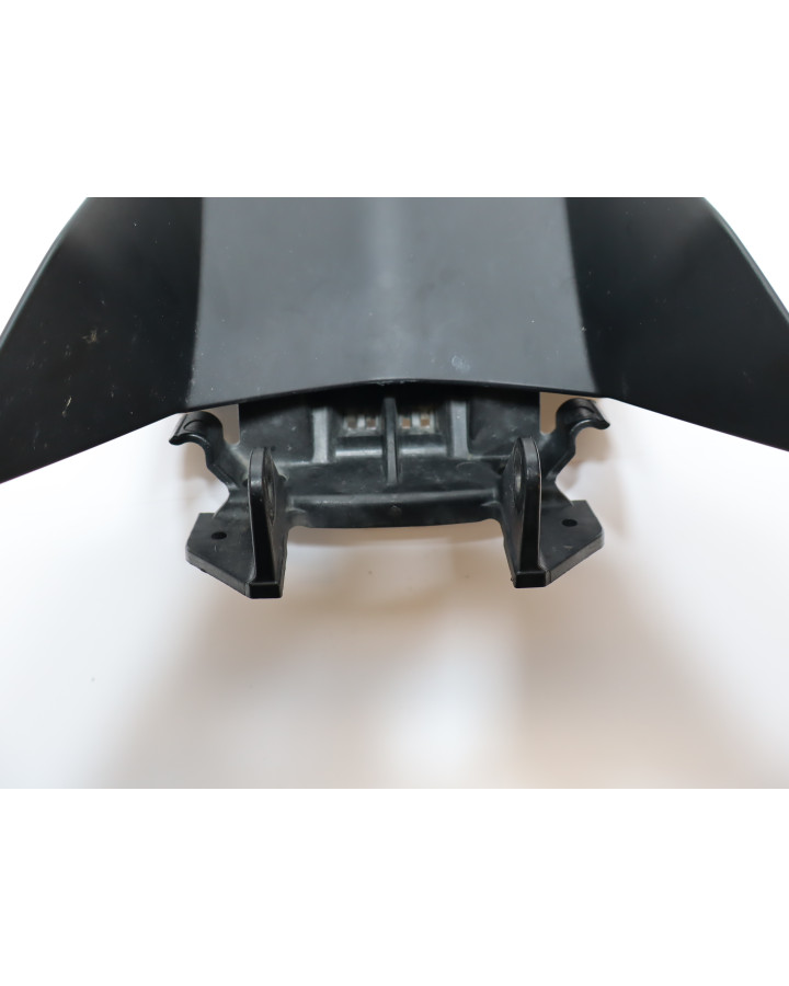 Aprilia Dorsoduro 750, framskärm