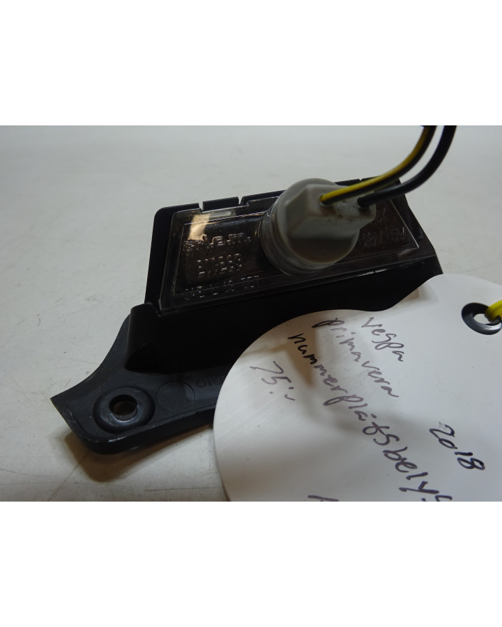 Vespa Primavera, nummerplåtsbelysning