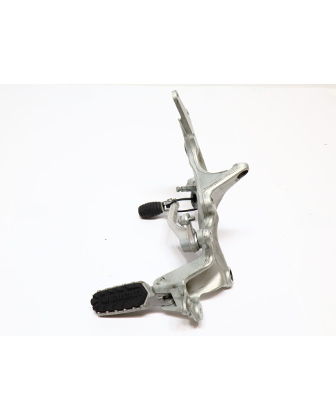 Ducati Multistrada V4 S, fotpinne vänster komplett 2