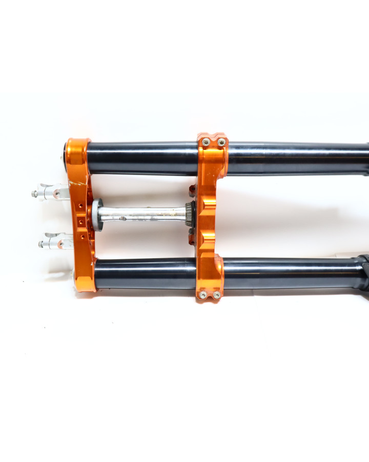 KTM 690 SMC R, framgaffel