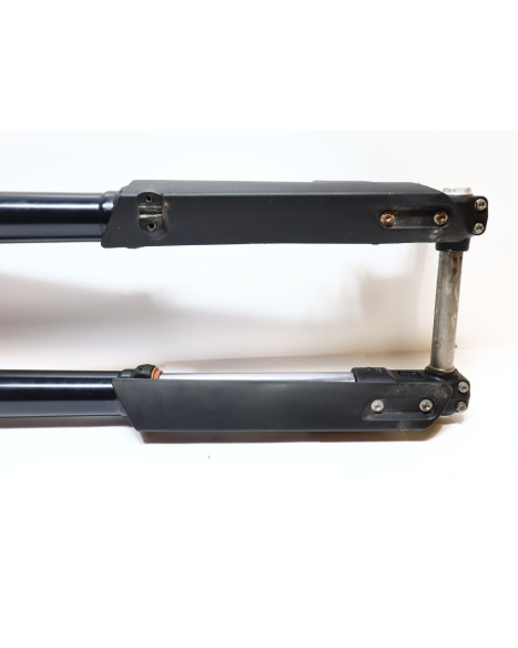 KTM 690 SMC R, framgaffel