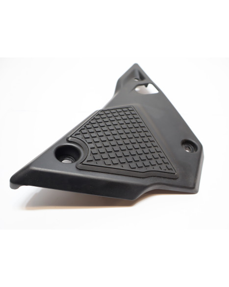 Yamaha Tenere 700, sidokåpa vänster