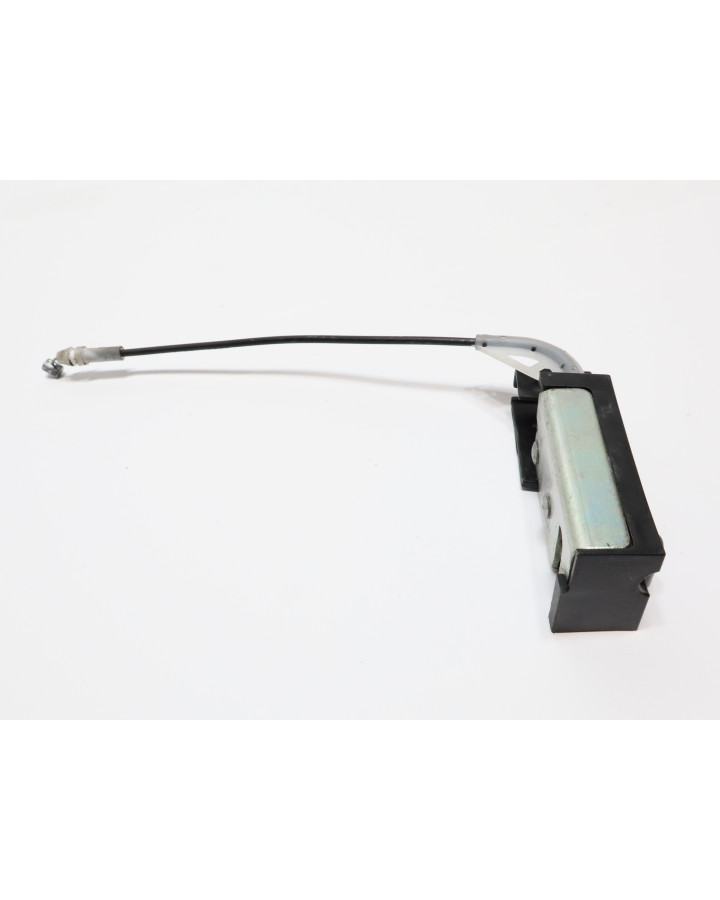 Honda CB650R, sadellås med vajer