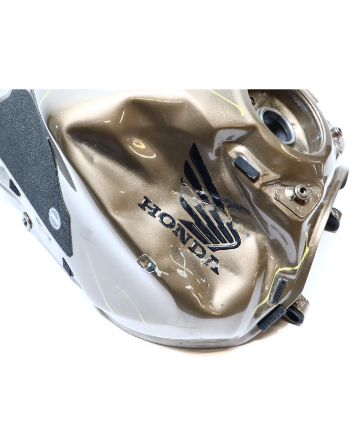 Honda CB650R, bränsletank