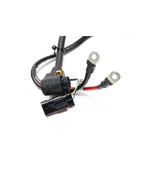 Cake Makka, batterikabel