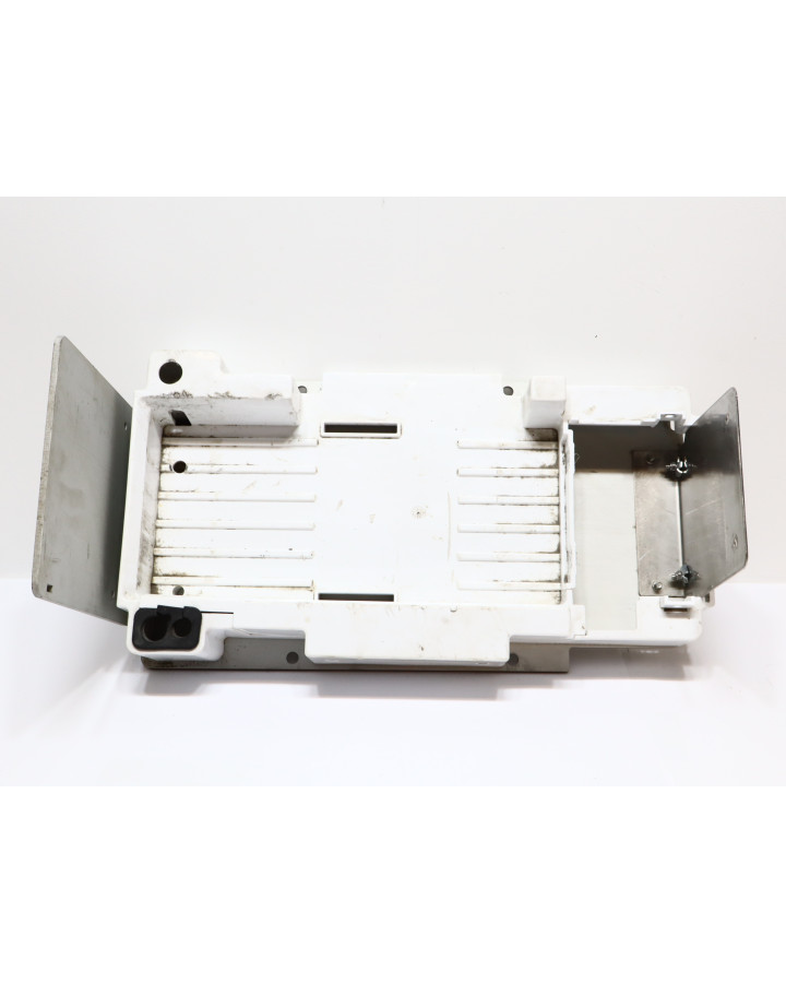 Cake Makka, batterilåda/hasplåt