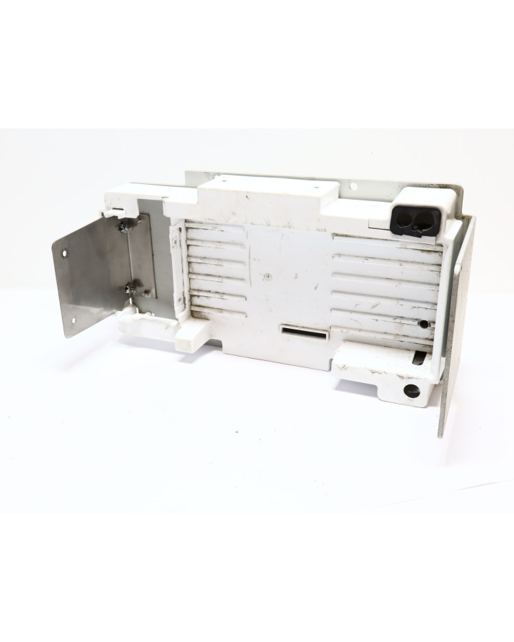 Cake Makka, batterilåda/hasplåt