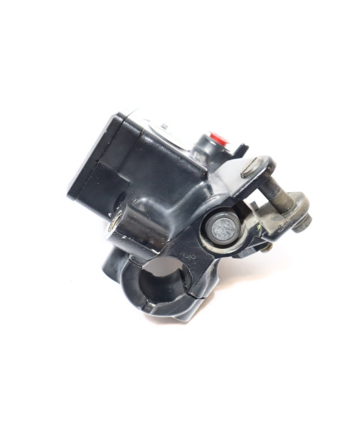 Kawasaki Z1000, bromscylinder fram 2