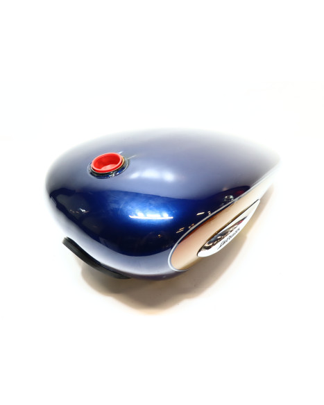 Suzuki VS 800 Intruder, bränsletank